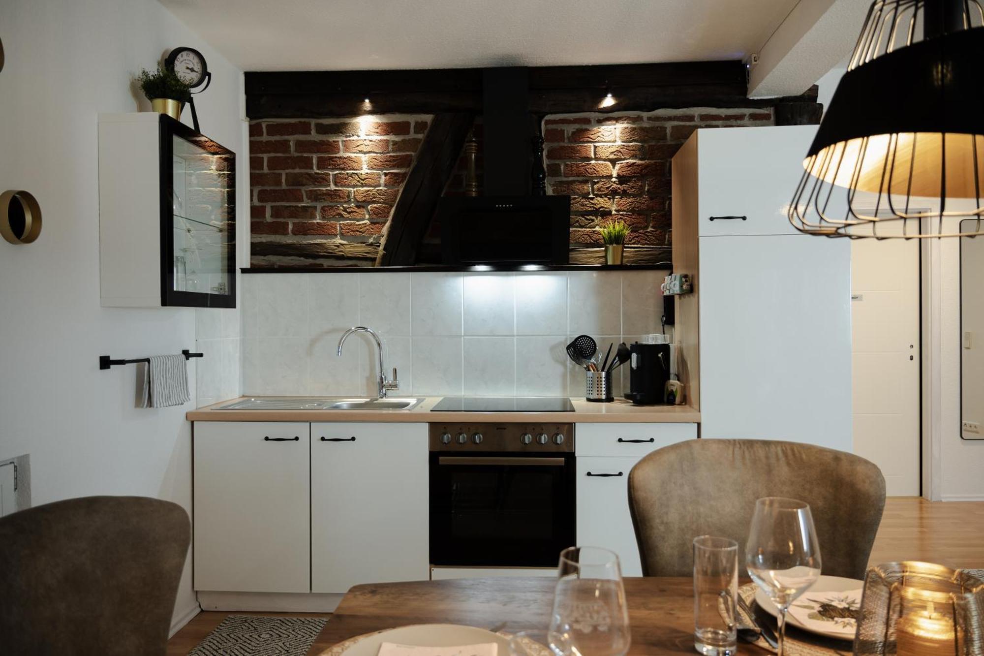 Jasta Homes Altstadt, Zentral, Ueberdachter Parkplatz, Netflix, Vollausstattung, Loft, Modern Und Komfort Hamelin Kültér fotó