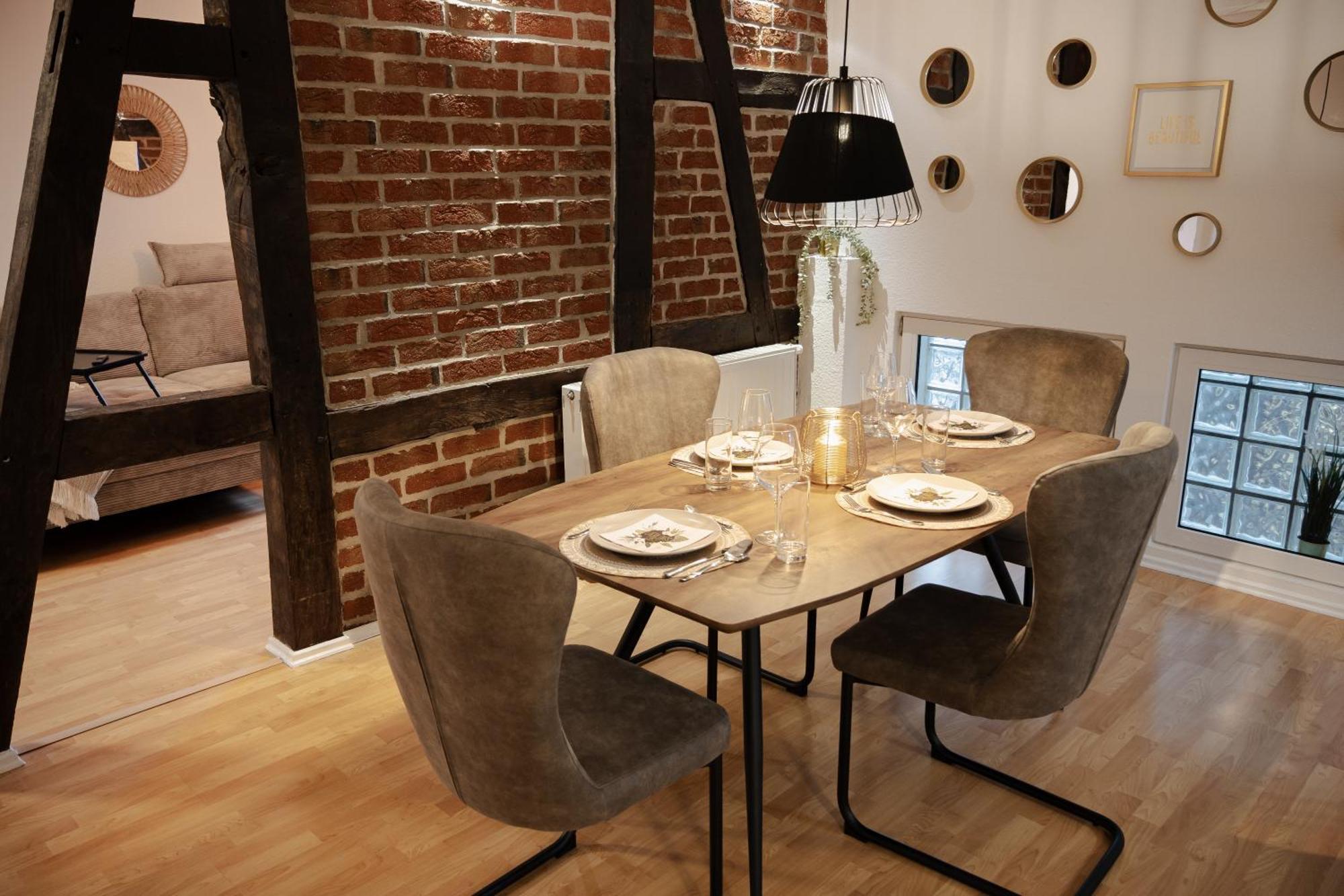 Jasta Homes Altstadt, Zentral, Ueberdachter Parkplatz, Netflix, Vollausstattung, Loft, Modern Und Komfort Hamelin Kültér fotó